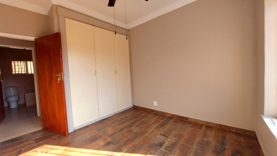 6 Bedroom Property for Sale in Ifafi North West